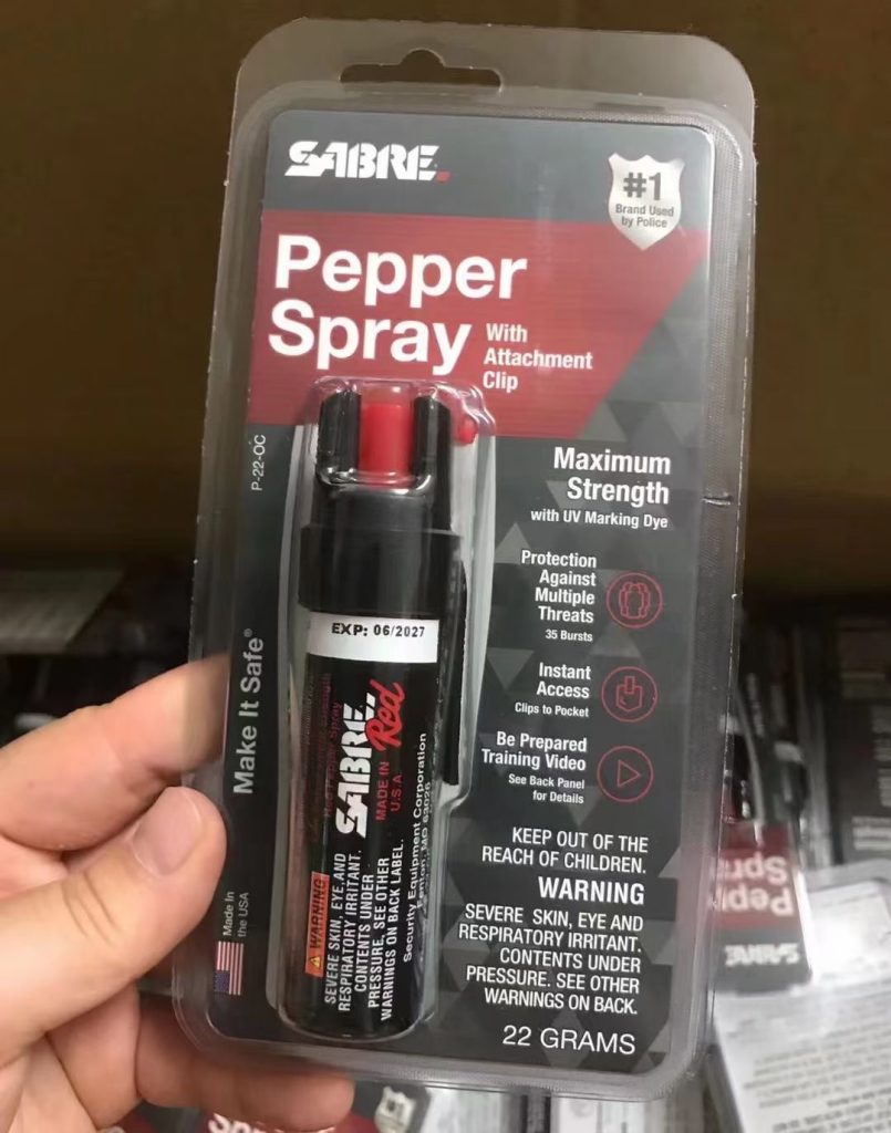 美国沙豹SABRE迷你战术背夹型合法避险个人防护喷雾 。